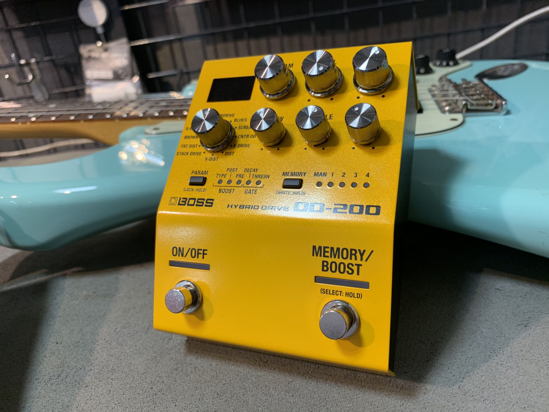 エフェクター紹介】BOSS “OD-200″ これ1台でなんでもござれぃ！＊動画