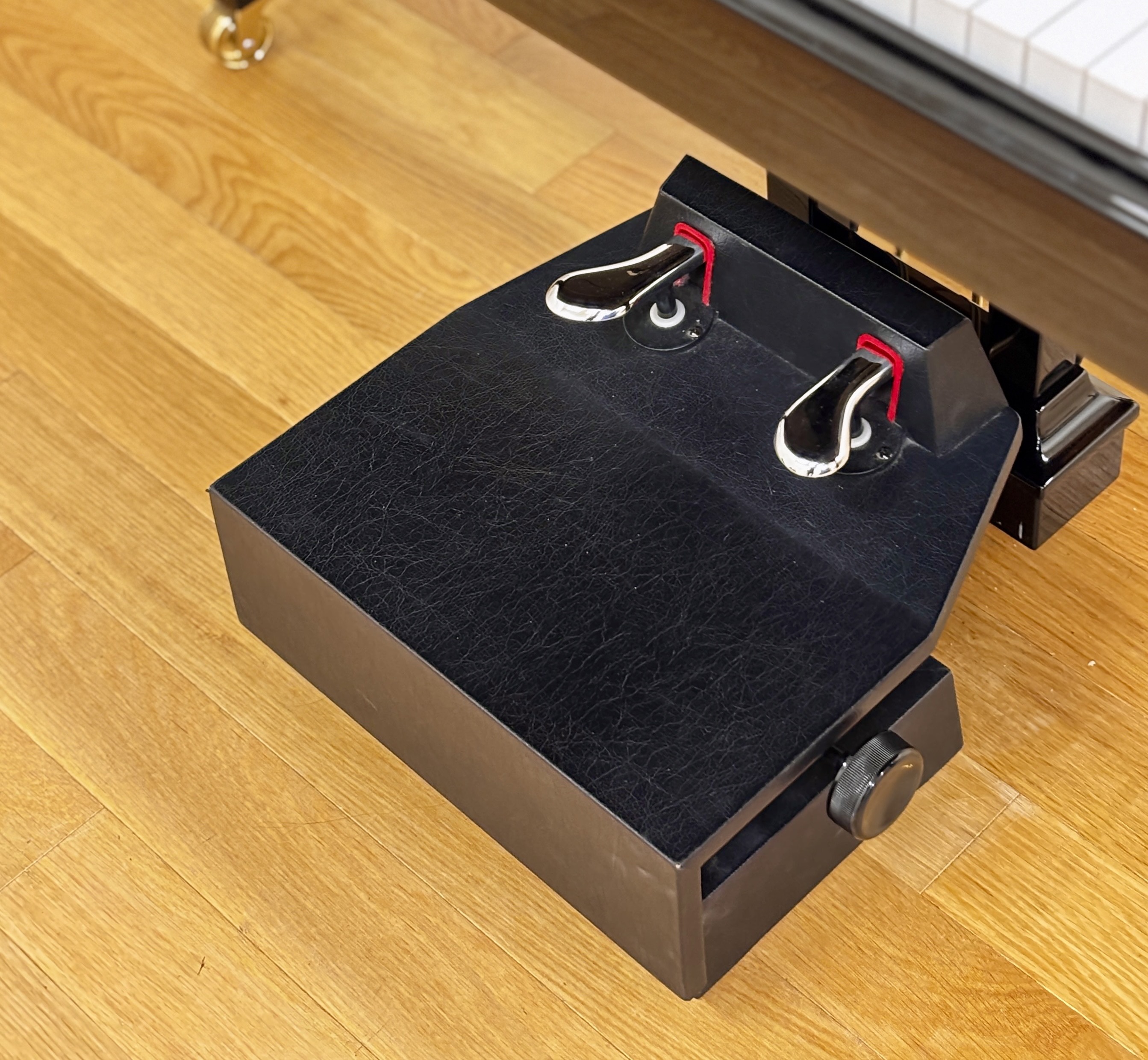 ピアノ補助ペダル・補助台・アシストセットを取り揃えております