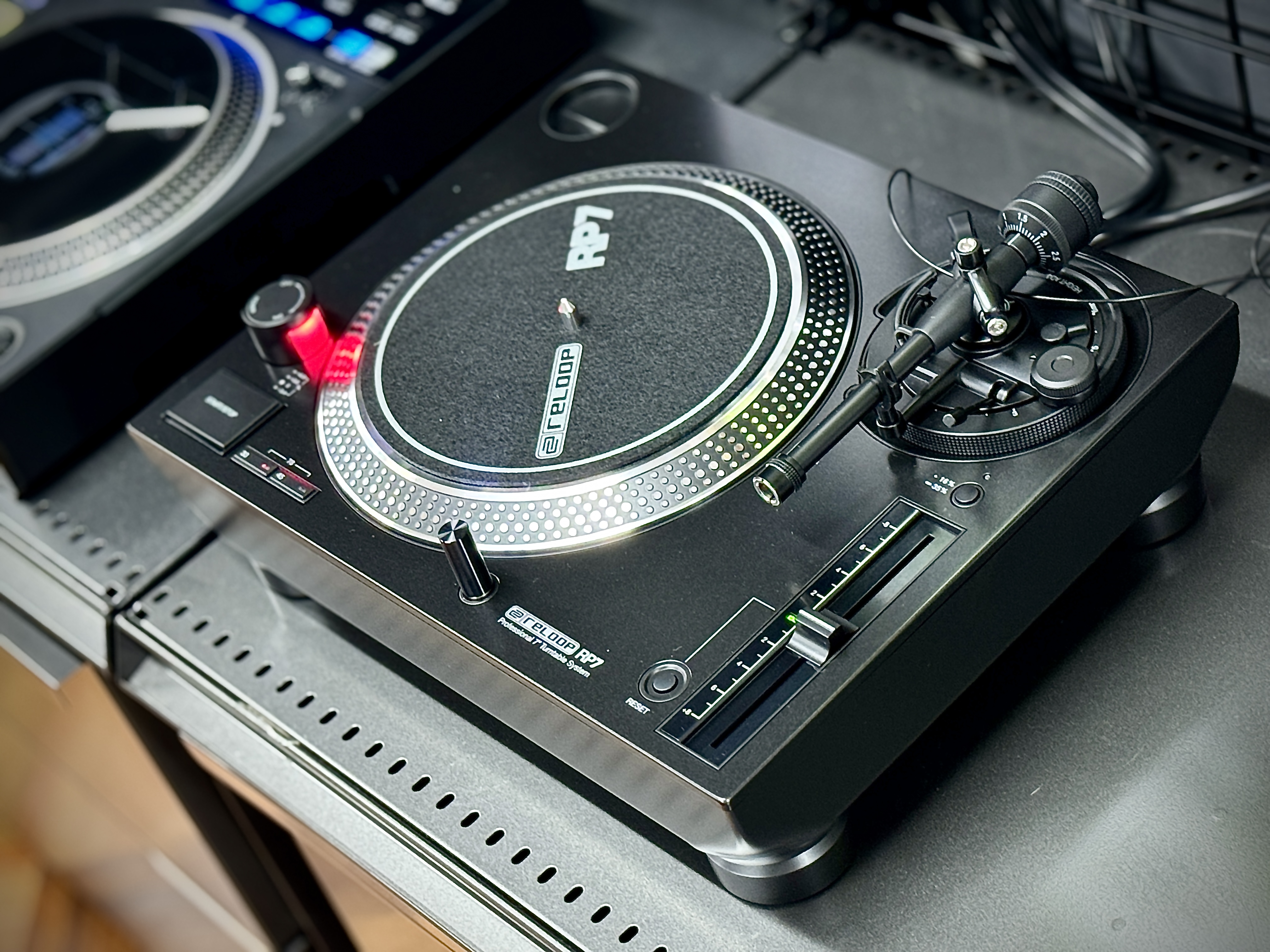 Reloop / RP-7 プロフェッショナル7インチターンテーブル｜島村楽器 千葉店