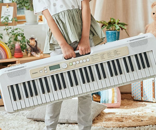 お子様に大人気！光ナビゲーションキーボードの新製品！】CASIO/LK-325