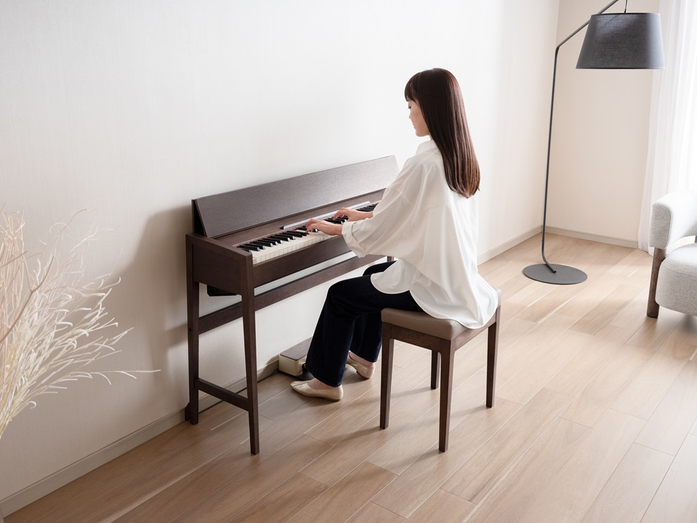 11月27日(木)発売！Roland×カリモク家具の電子ピアノ「きよら（KIYOLA