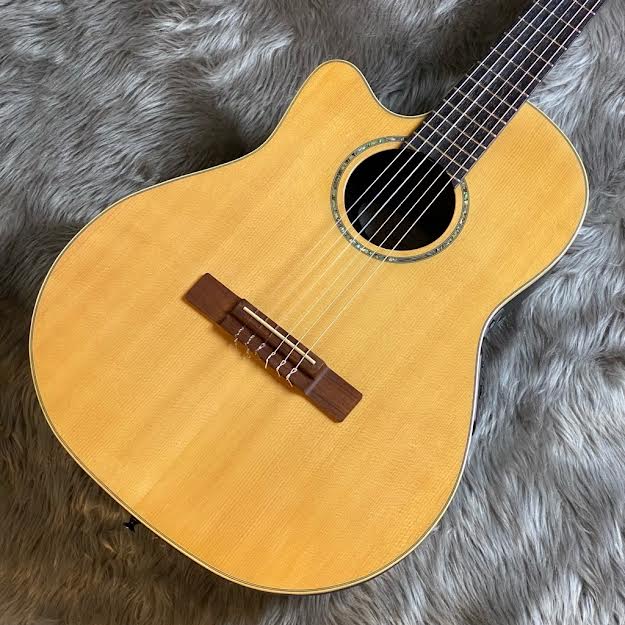 中古】Ovationのレフティークラシックギターが入荷！2022年8月9日入荷