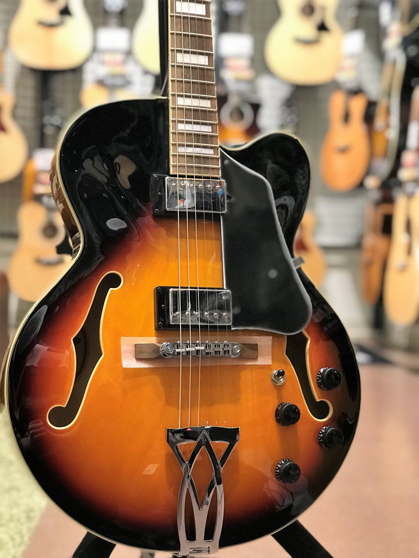 エレキギター】展示ホロウボディギターのラインナップご紹介！！｜島村