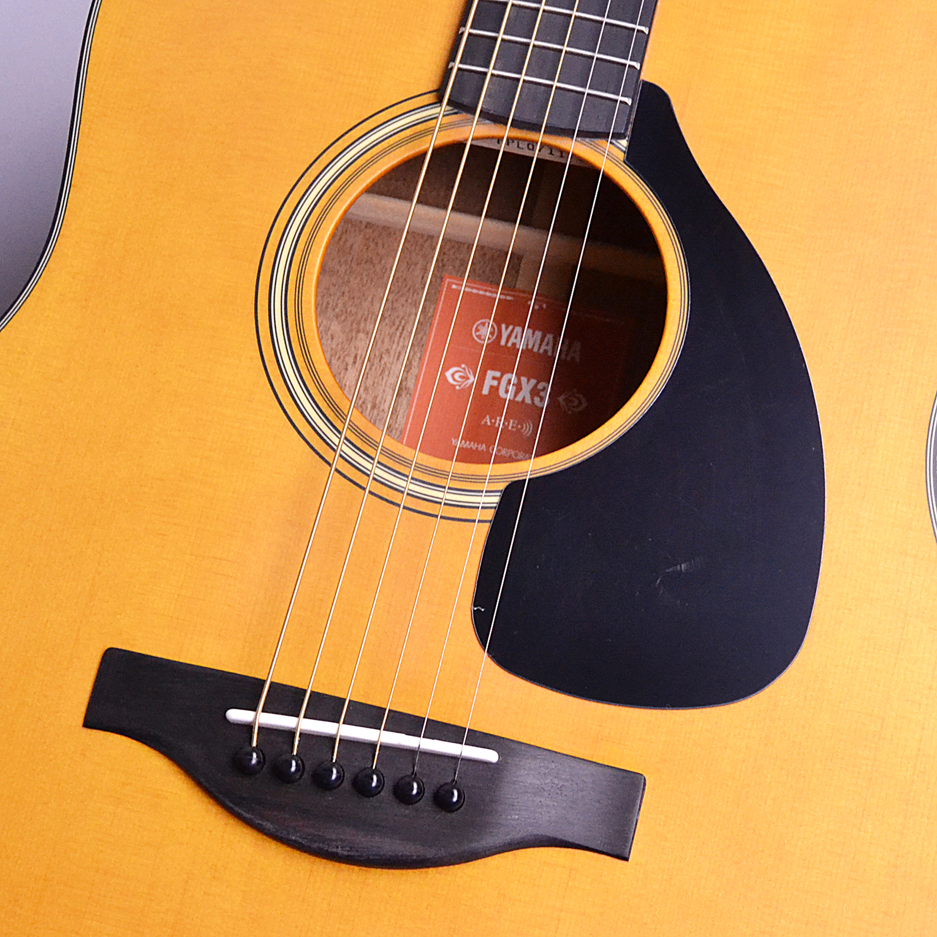 ヤマハの”赤ラベル”をモダンに進化させた「FGX3」が登場！【再入荷しま