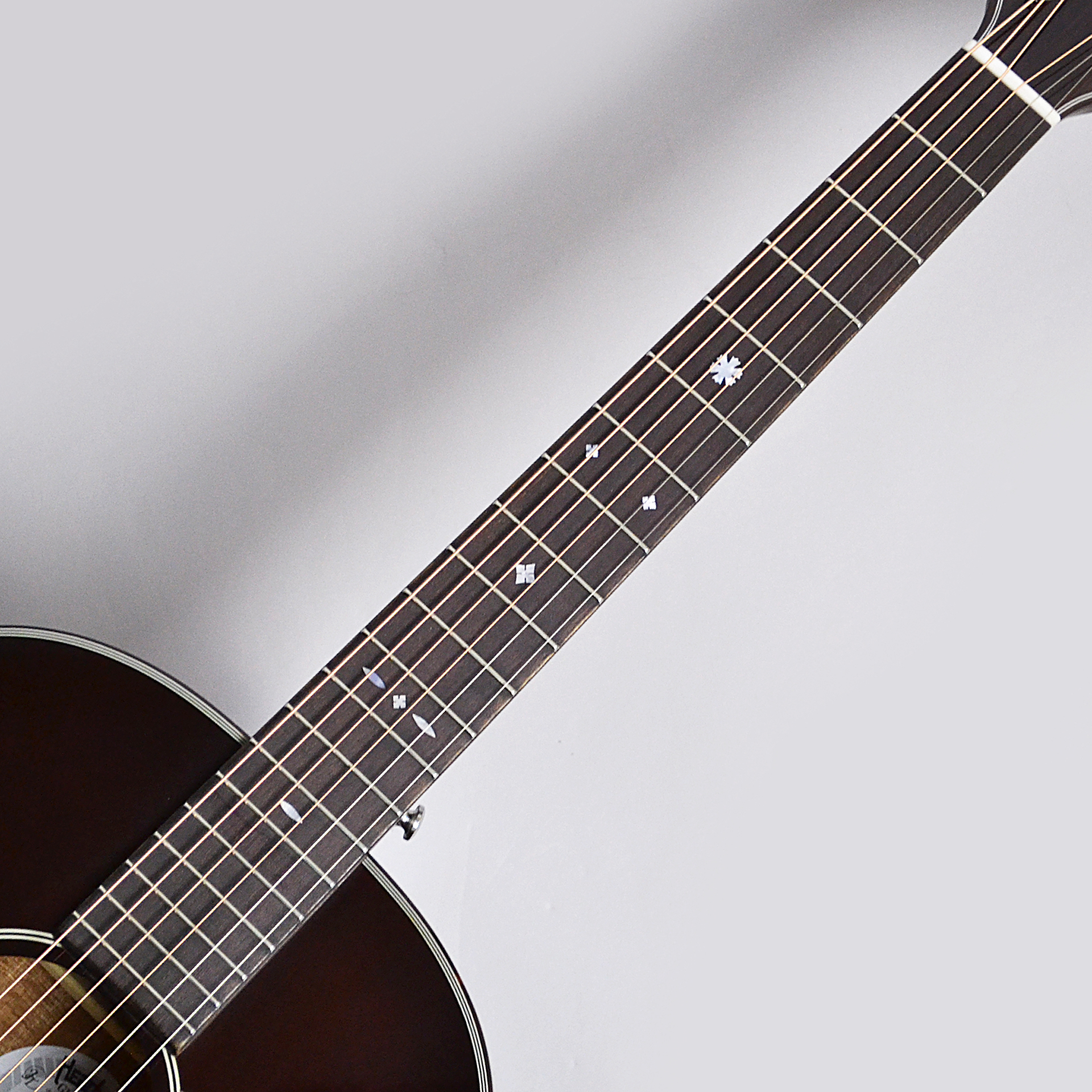 とっても弾きやすい！「おさむらいさん」シグネチャーモデル第2弾を