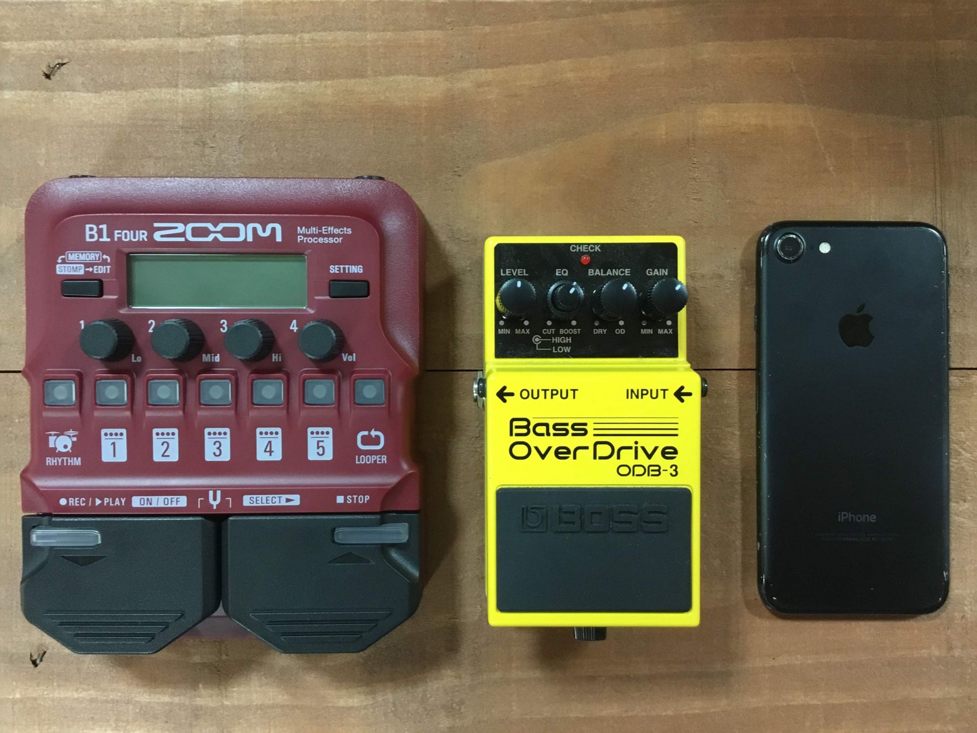 レビュー】ベース用マルチ ZOOM B1 FOURがエフェクター入門者にお