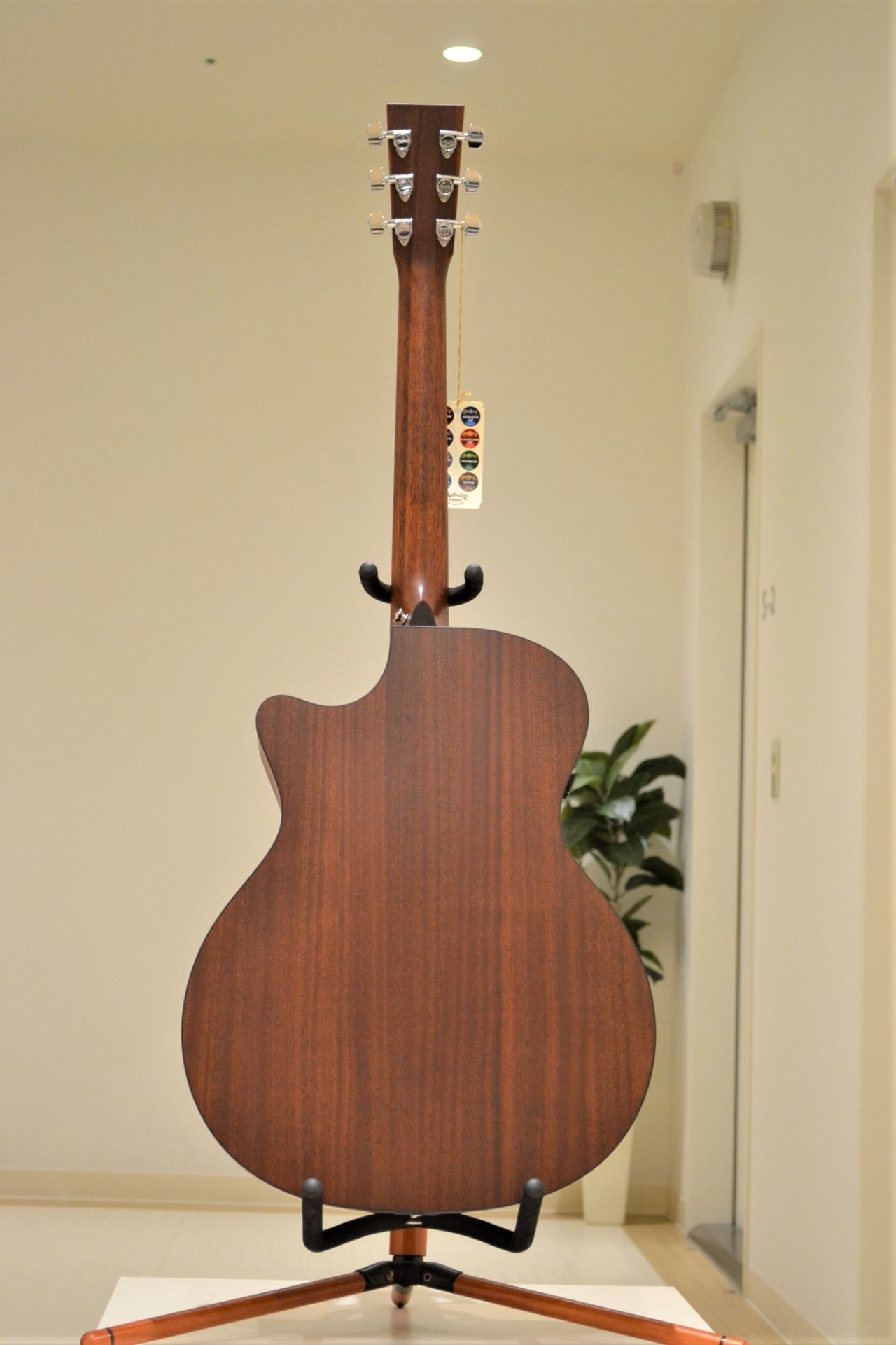 アコギの代名詞「Martin」、王道「D28」 からエレアコまで、お買い得