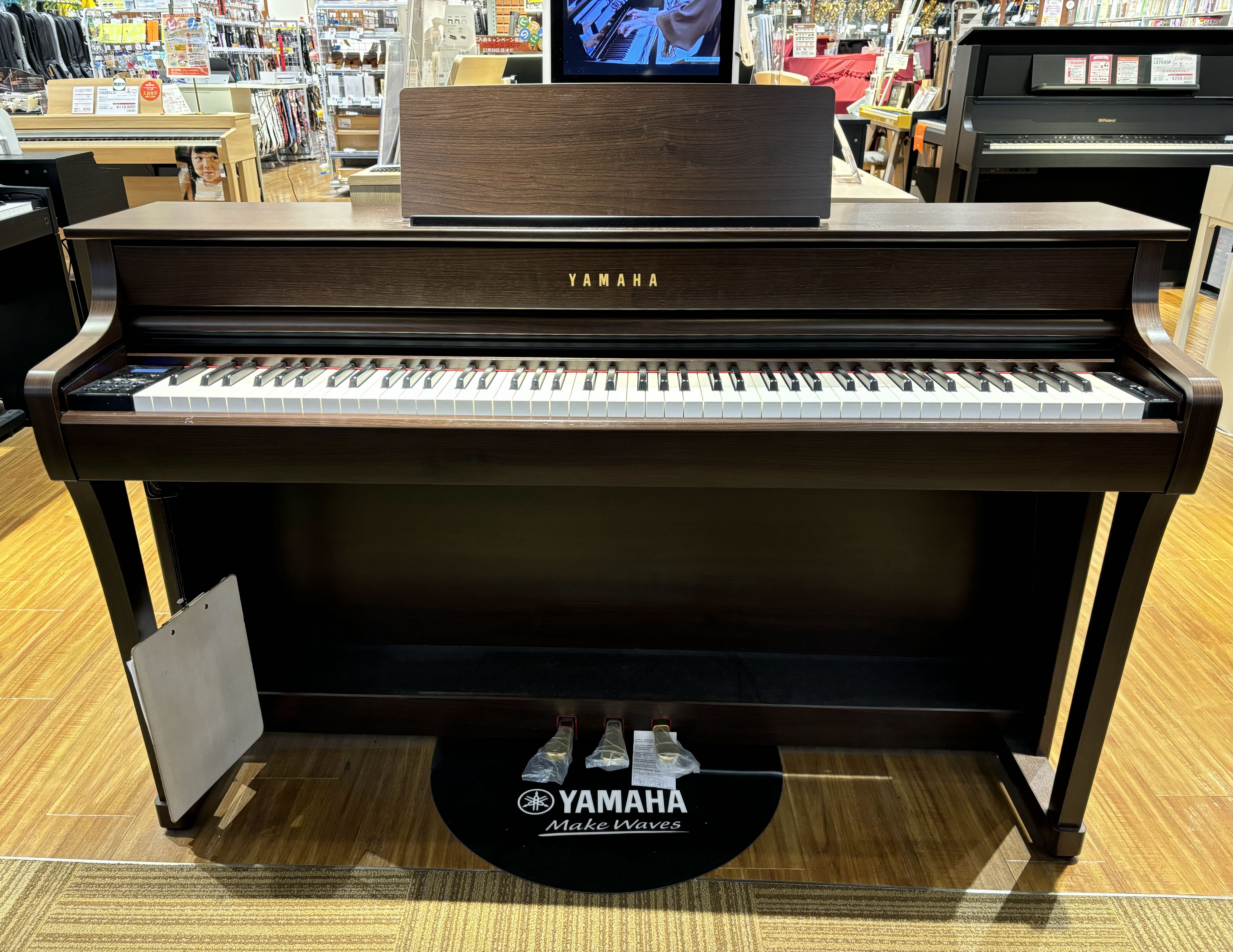 BLACK FRIDAY】電子ピアノ展示特価品をご用意しております！🎹｜島村