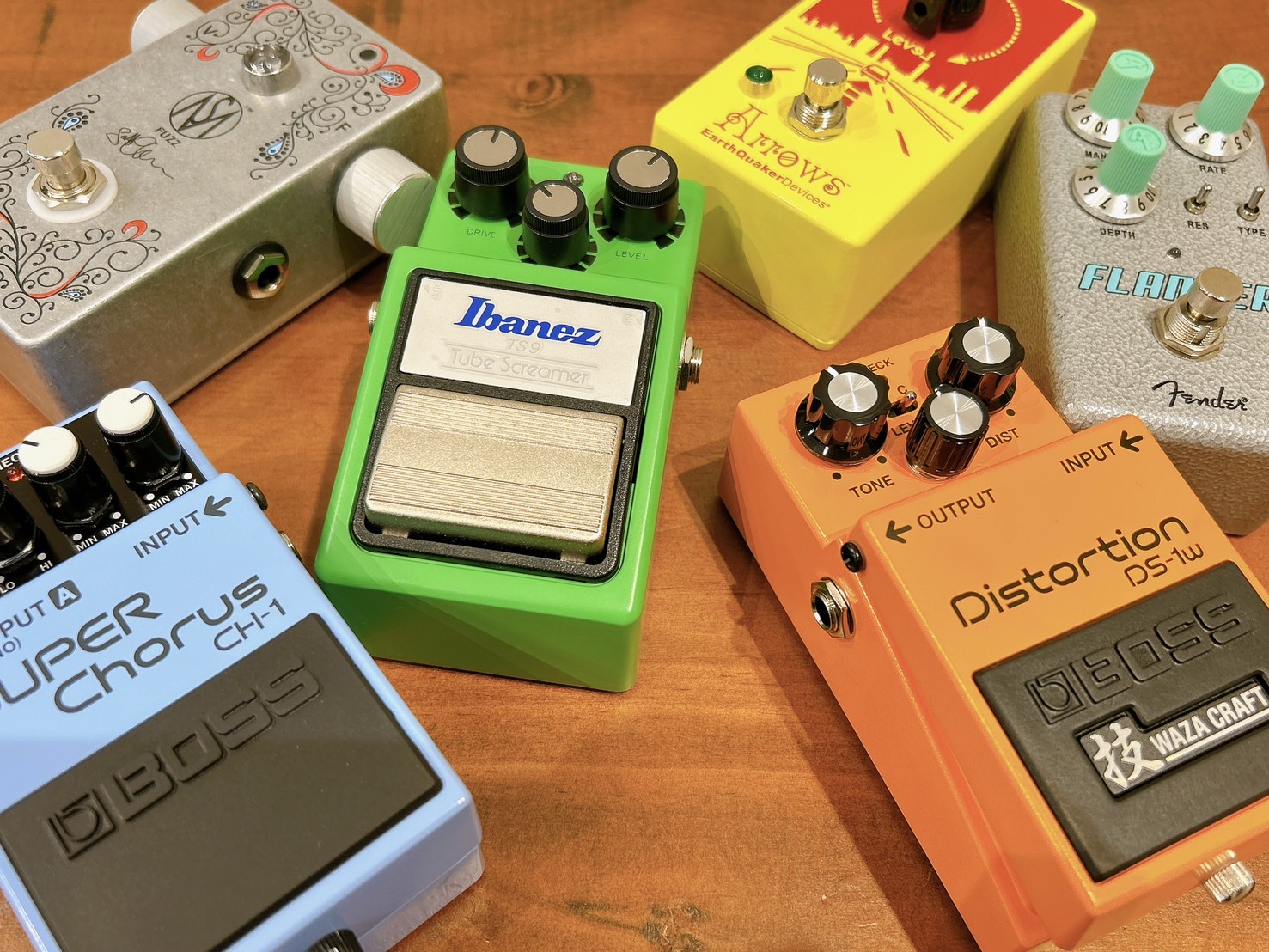 ギターエフェクターの種類と音の違いを徹底解説！｜エフェクター音源