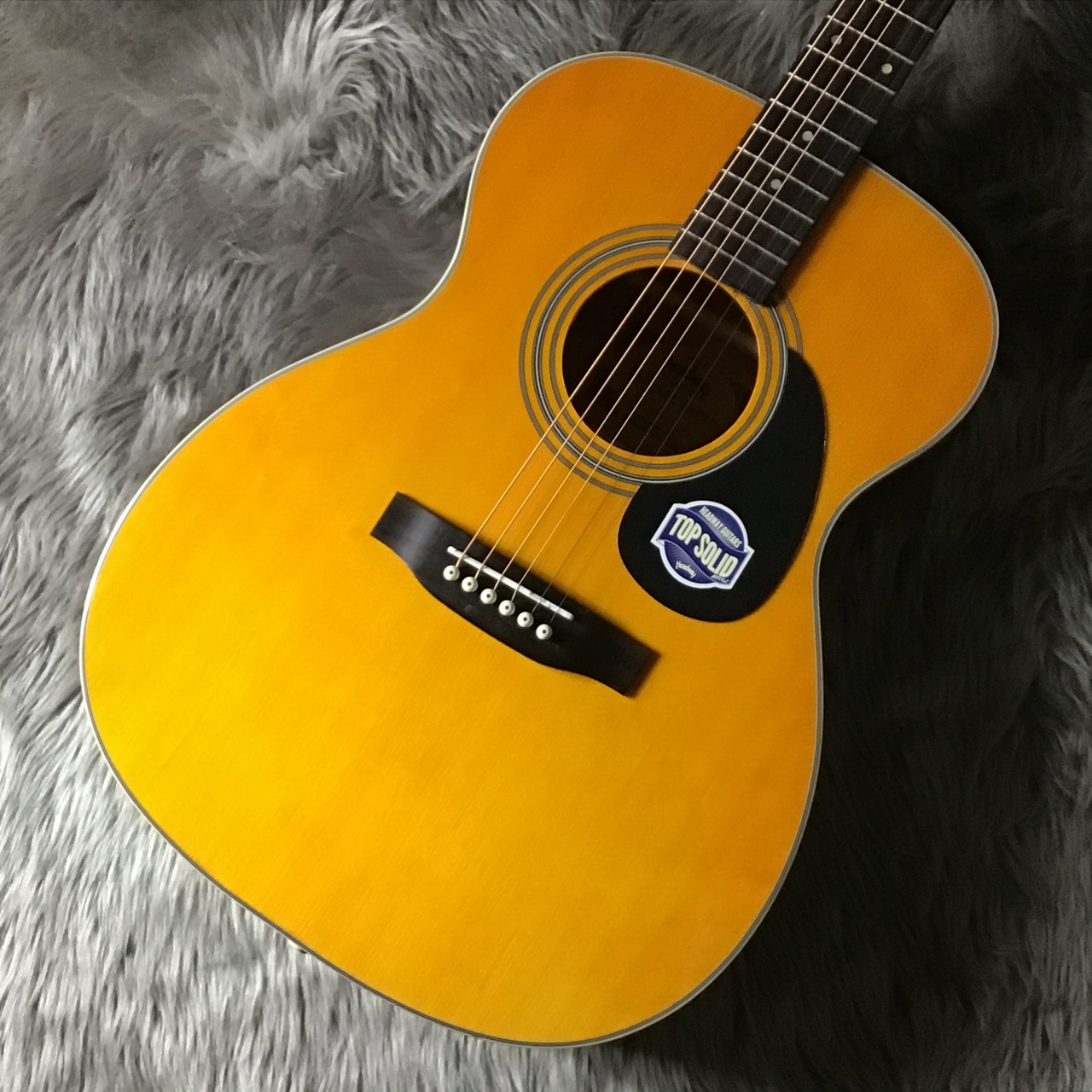 アコースティックギター】Headway ユニバースシリーズがアクセサリー