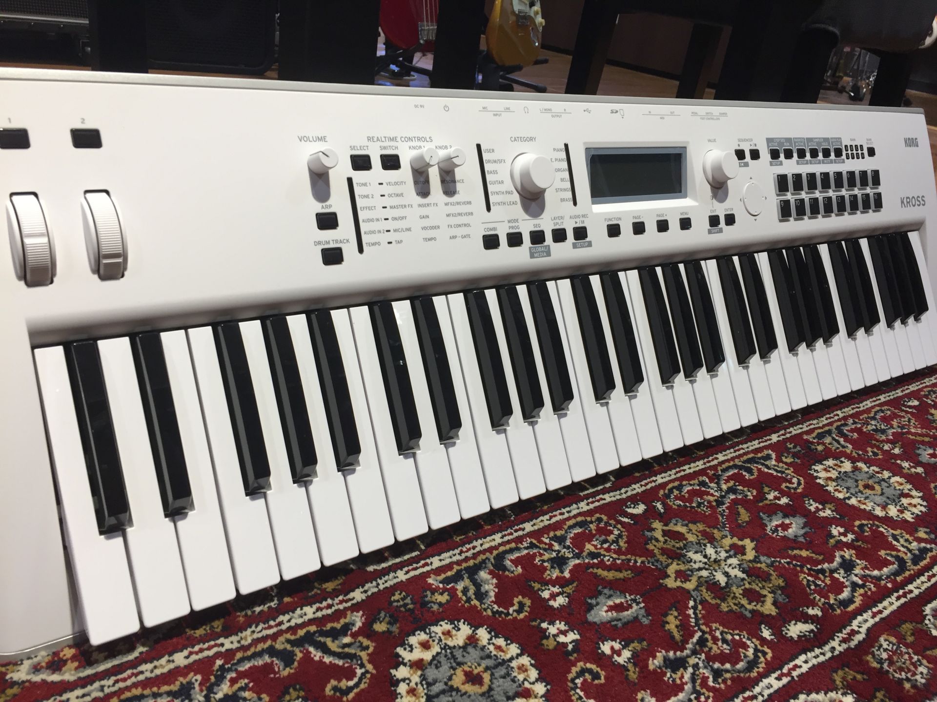 とにかく軽い！】「KORG KROSS2-61-SC」入荷しました！｜島村楽器