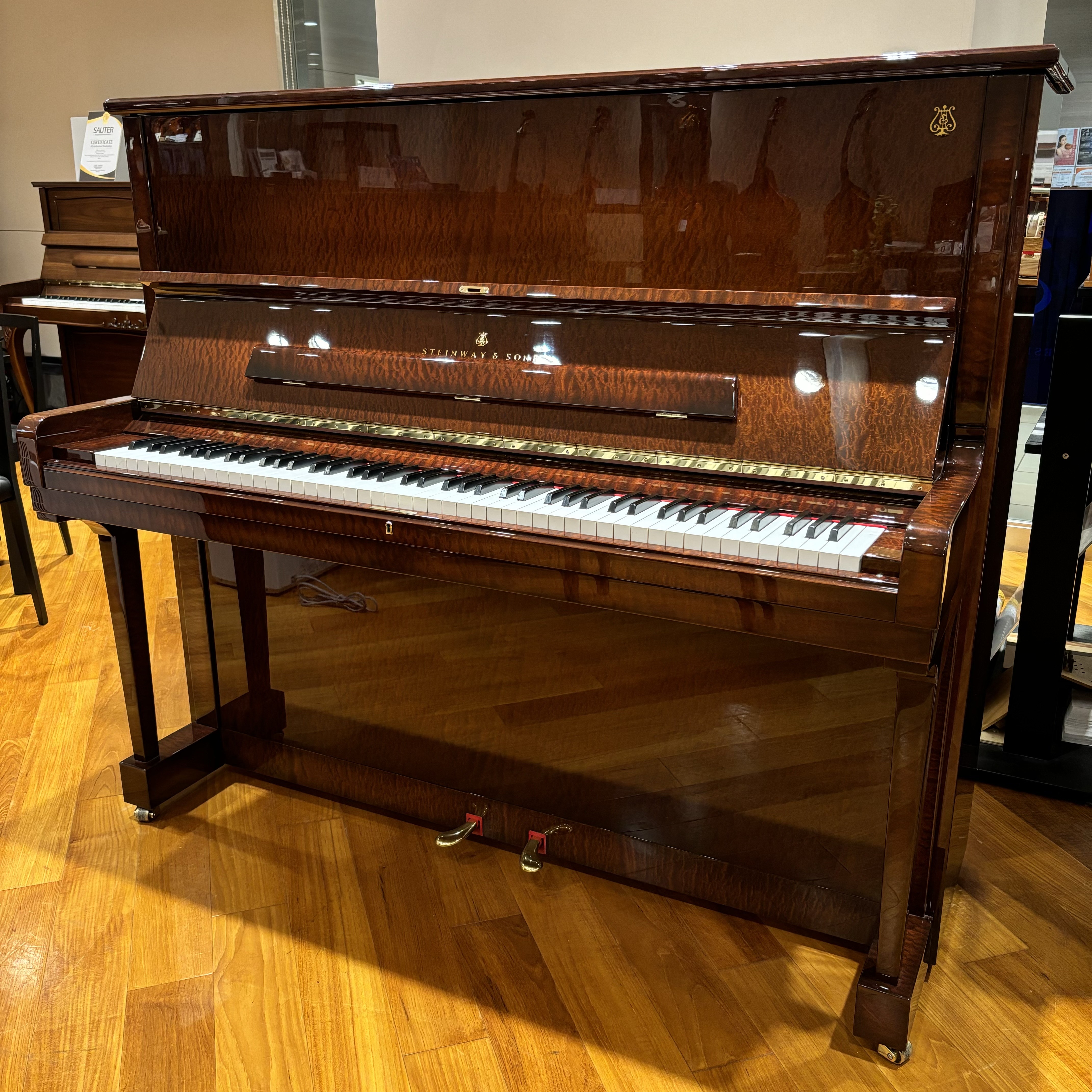 ご成約済み〉【中古アップライトピアノ】STEINWAY＆SONS / K-132 2000