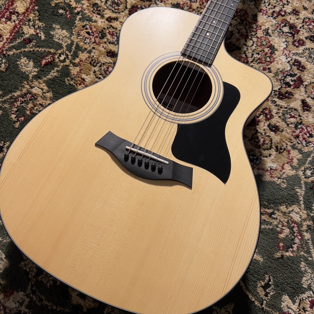 Taylor（テイラー）アコースティックギター展示販売中】ららぽーと福岡