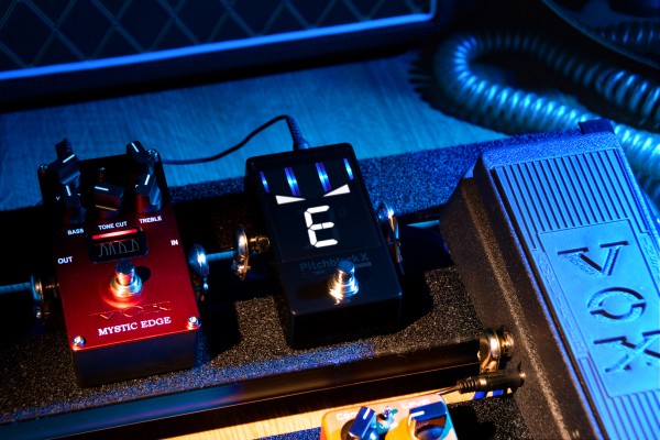 KORG】高性能バッファーを搭載した新時代のペダル・チューナー