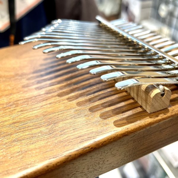 カリンバ】「April Yang Dual Kalimba D1」入荷しました！｜島村楽器