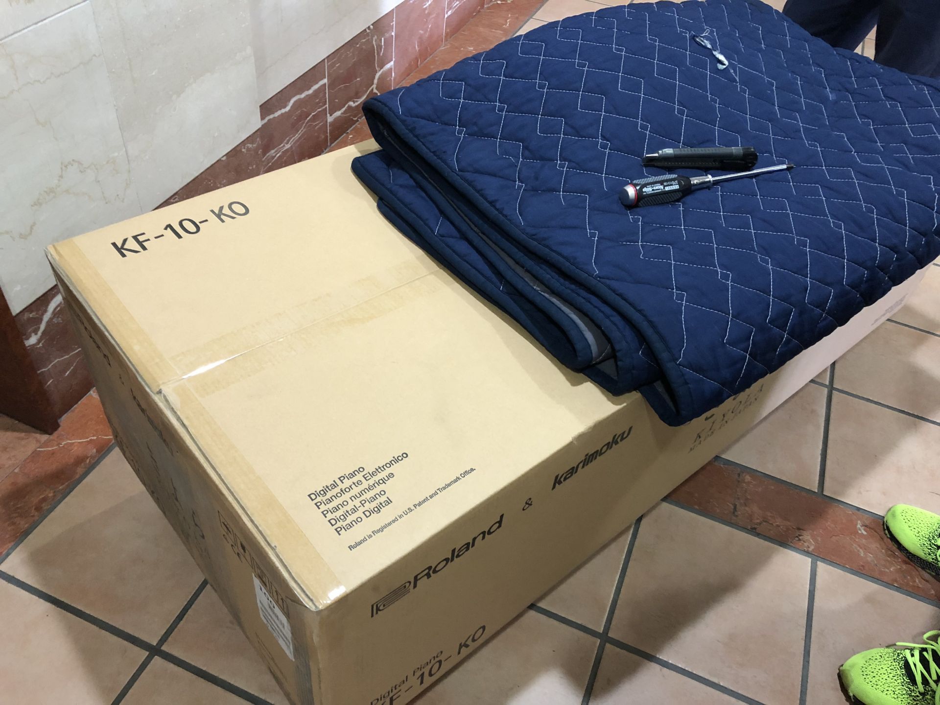 電子ピアノ】購入した電子ピアノってどうやって家に届くの？配送組立