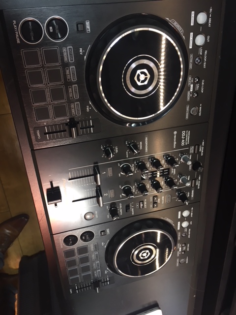 PioneerDJのRekordbox DJ用PCDJコントローラー『DDJ-400』が再入荷