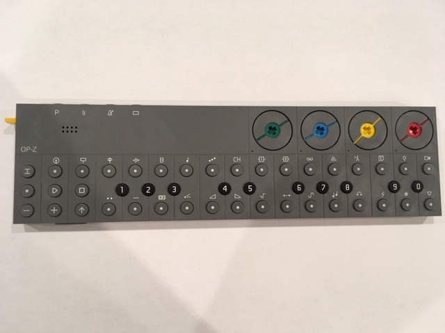 世界中が熱狂するシンセサイザーTeenage EnginneringのOP-Z、実機展示