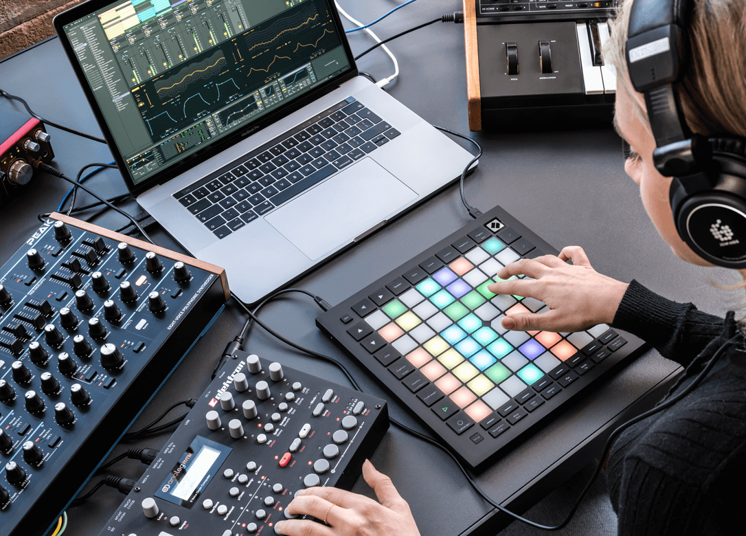 人気MIDIコントローラーの第三世代モデル、NOVATION Launchpad Pro MK3
