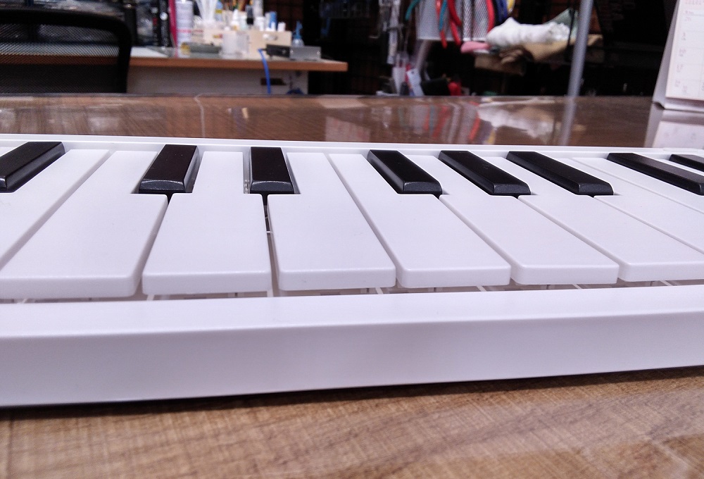 話題の商品】折りたたみ式の電子キーボード『オリピア88』がお店に入荷