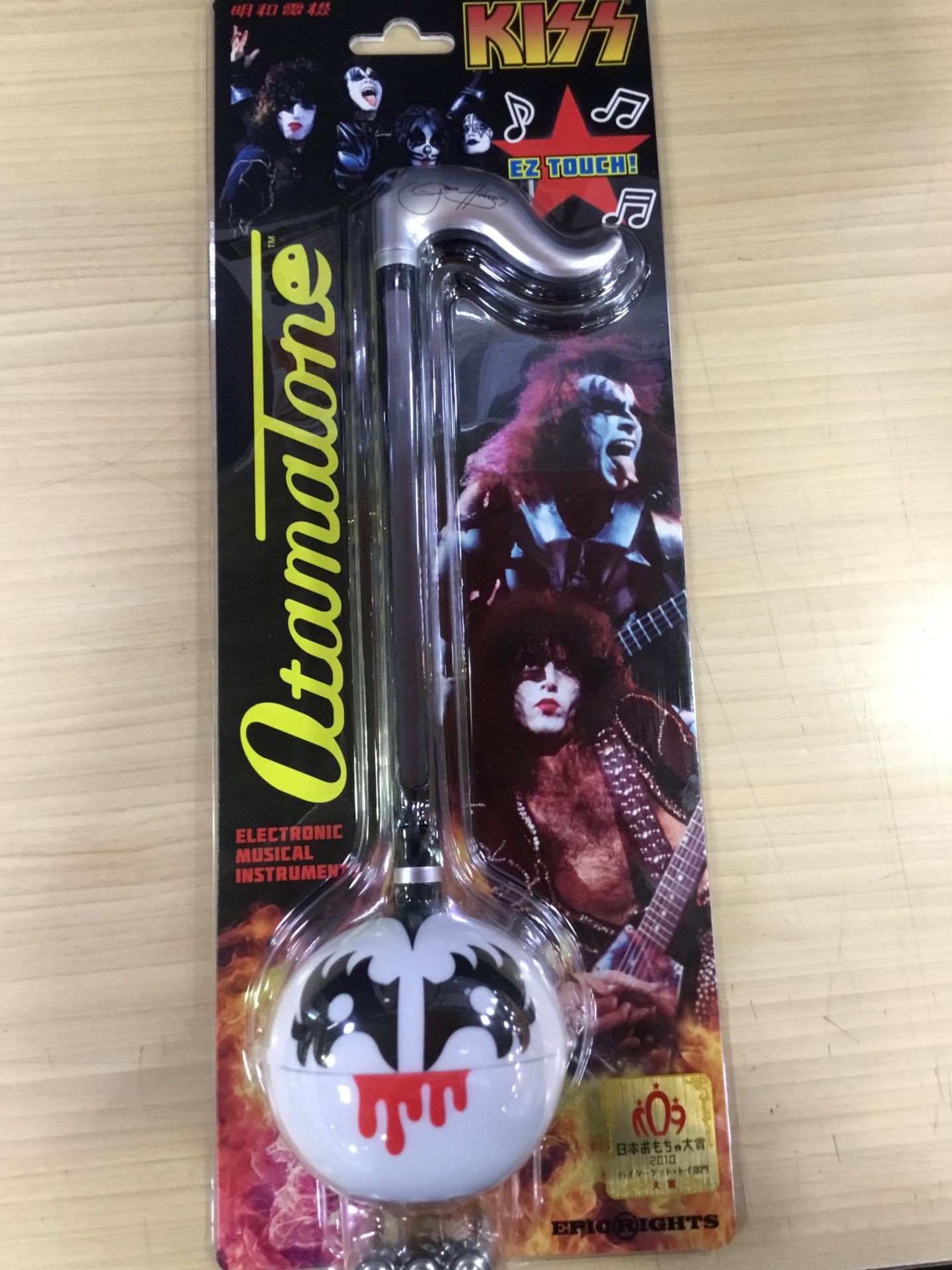 おもしろ電子楽器】ロックバンド”KISS”がオタマトーン（明和電機）に