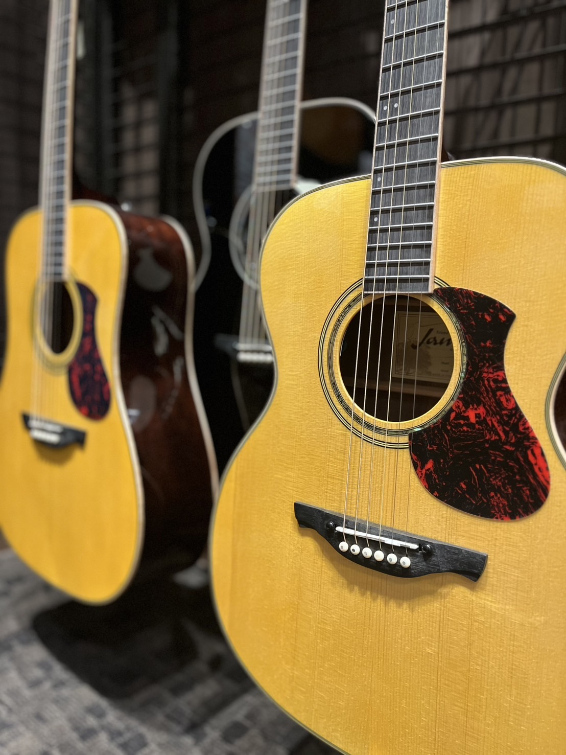 初心者必見】アコースティックギターの選び方｜島村楽器 コクーン