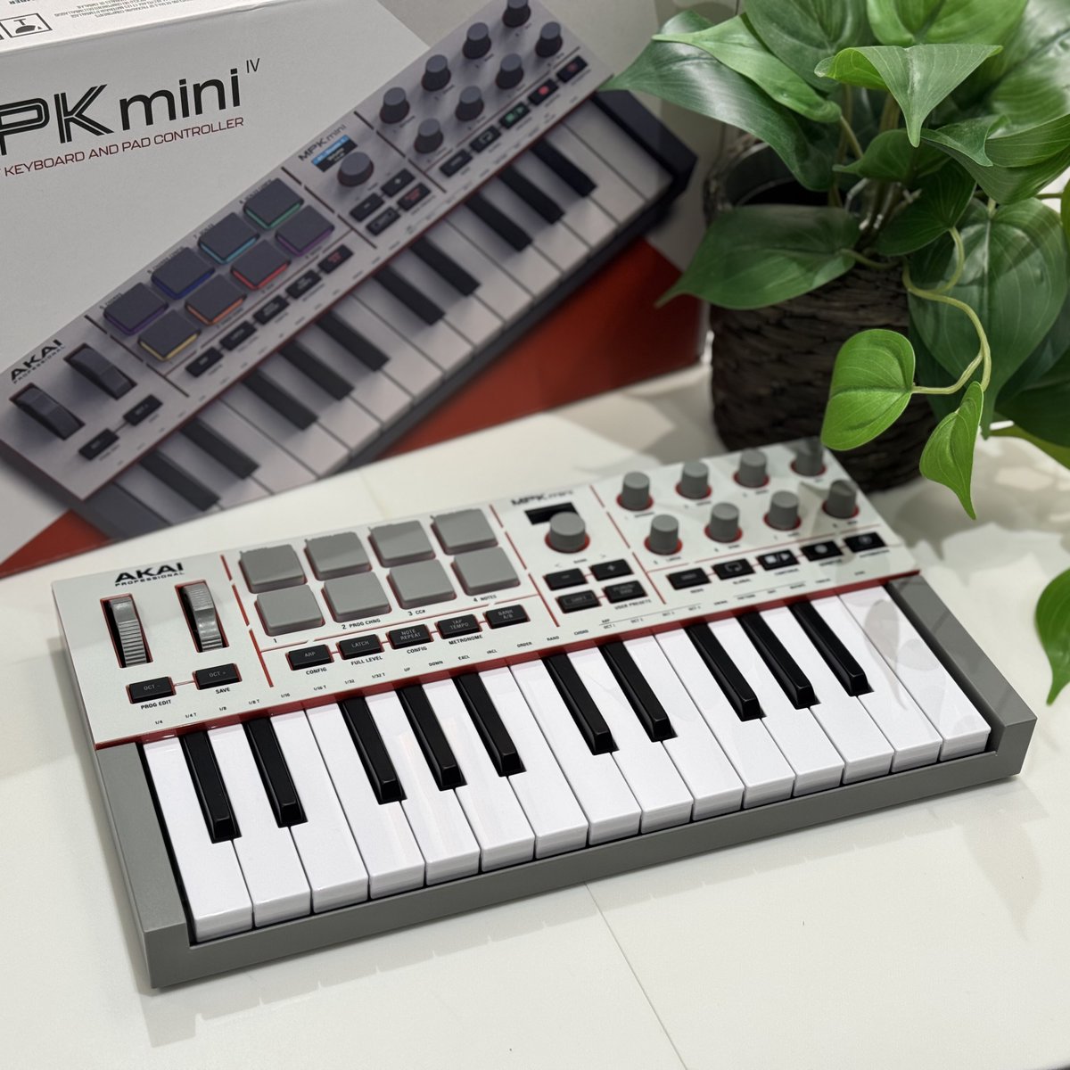 新商品】AKAI MPK mini Ⅳ(MK4)は付属の音源「Studio Instrument