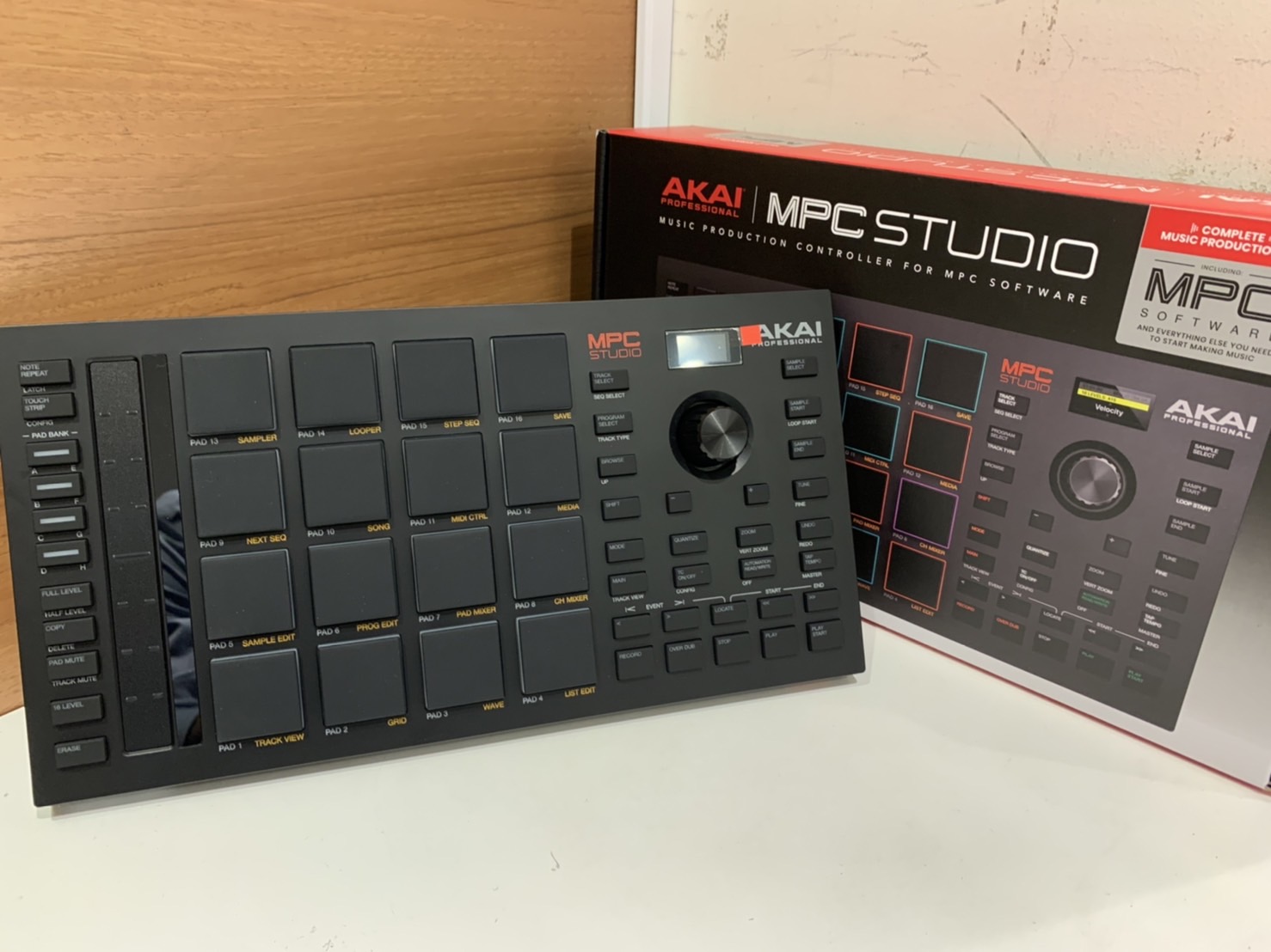 AKAI MPC STUDIO2先行展示を本日から開始！｜島村楽器 新宿PePe店