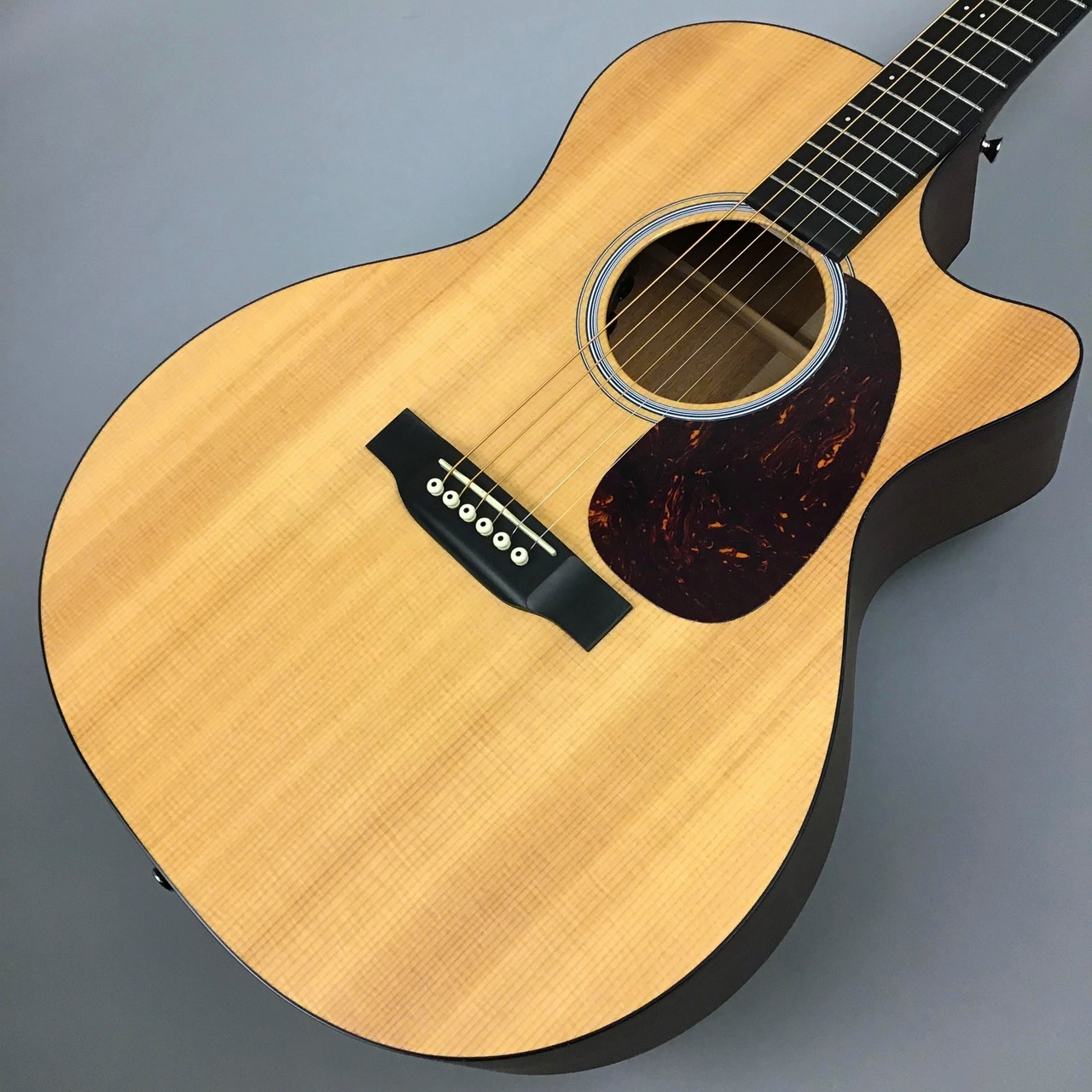 早いもの勝ちです テイラー110 高感度マイク内蔵 エレアコ 新ハード