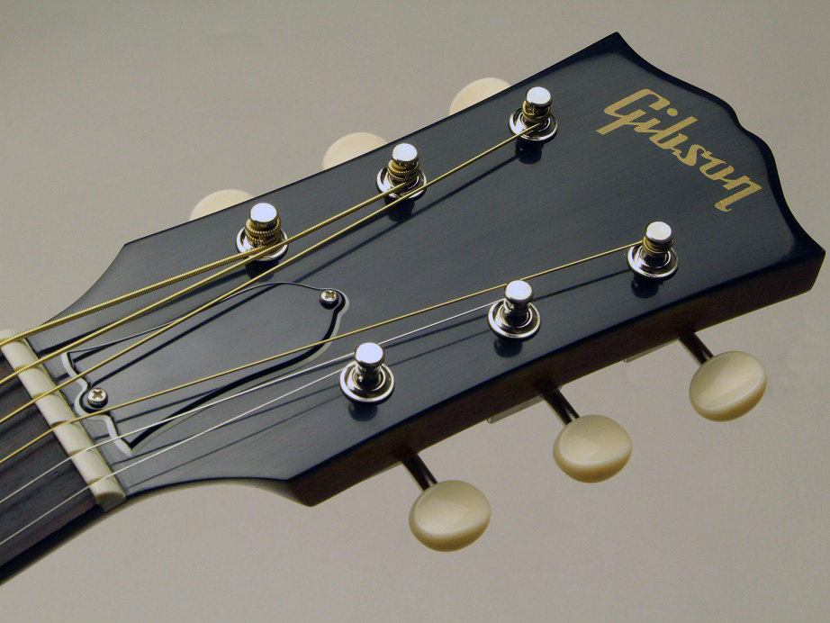 ビンテージ色をより強めたGibson 『J-50 VOS Antique』 2016年9月10日