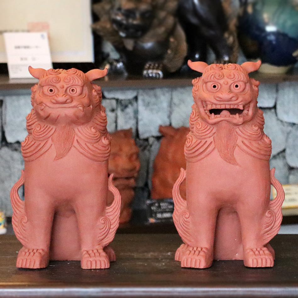 魔除け獅子」立正面シーサー（赤） 作 新垣信一