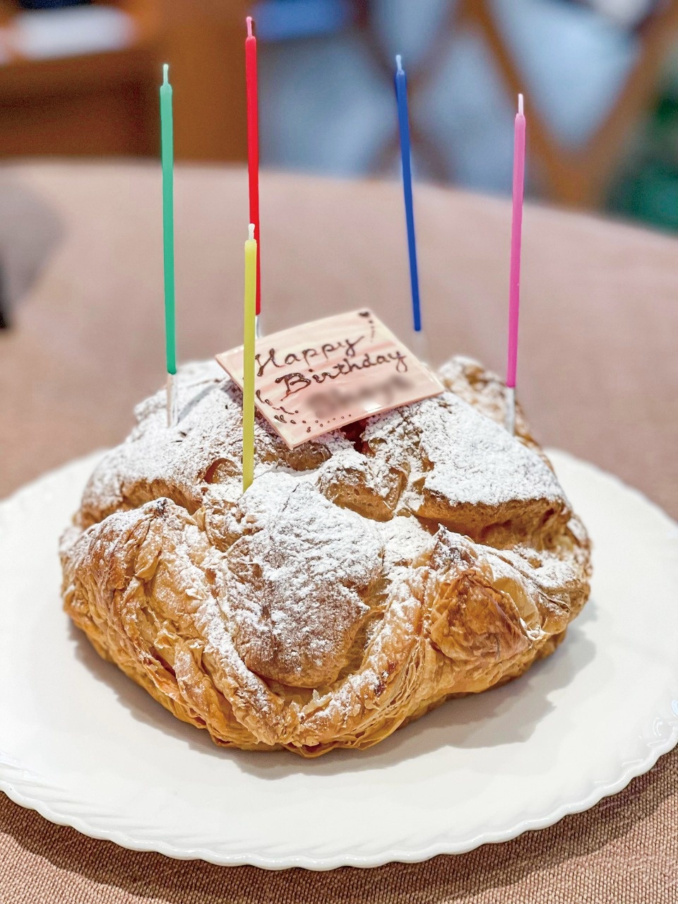 名物シュークリーム「ビッグボム」 | 商品 | 松華堂(SHOKADO)