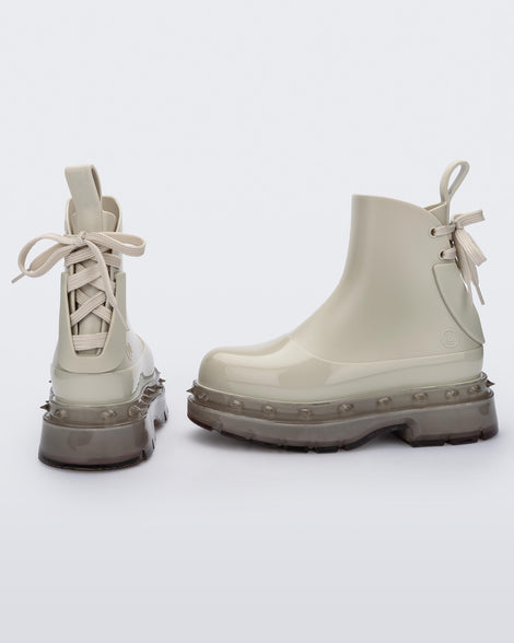 Spikes Boot in Beige | Melissa Shoes US