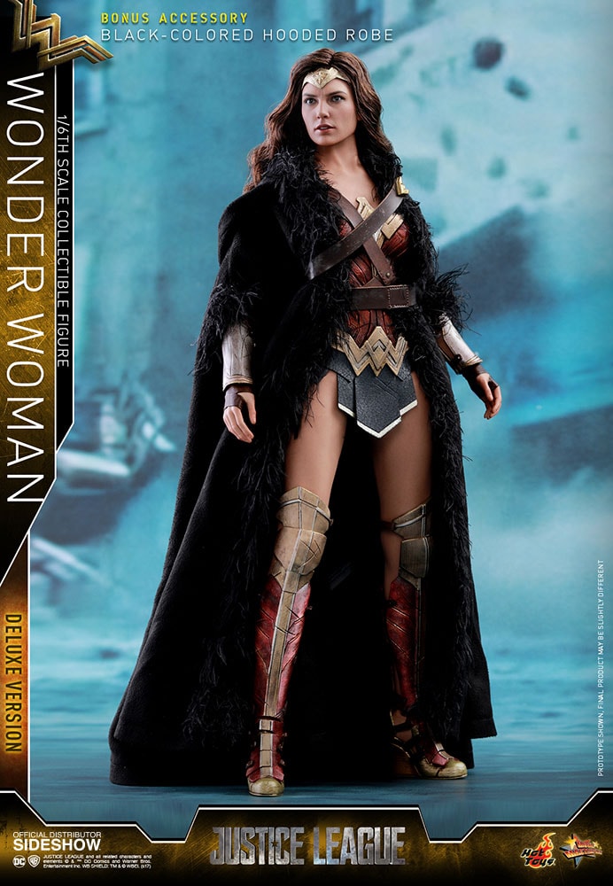 Wonder Woman Deluxe Version by Hot Toys | Sideshow Collectibles