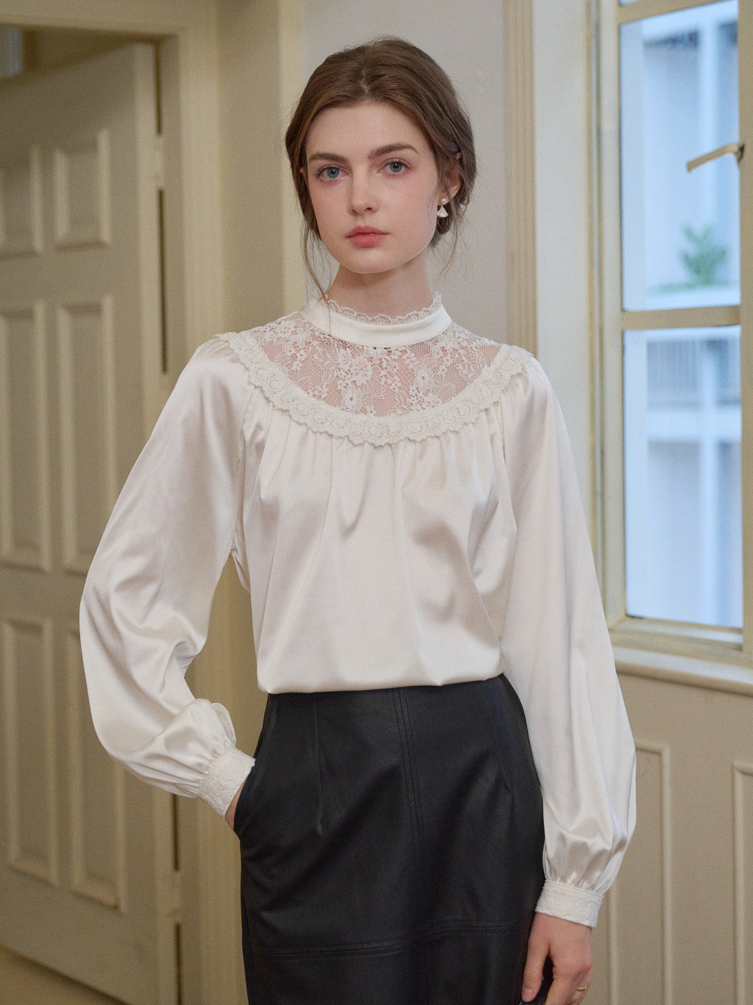 Final Sale】Kelly Stand Collar Lace Blouse