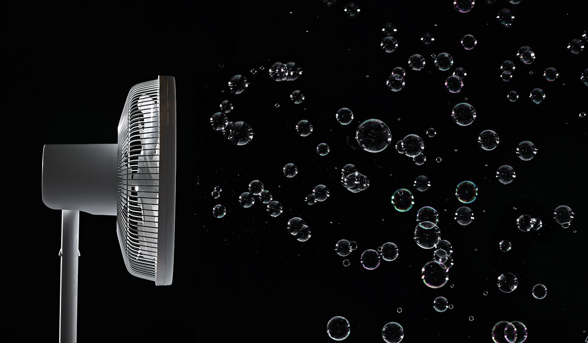 壁掛け扇風機 壁掛けふわビューン SF-W171 E5 - シロカ株式会社