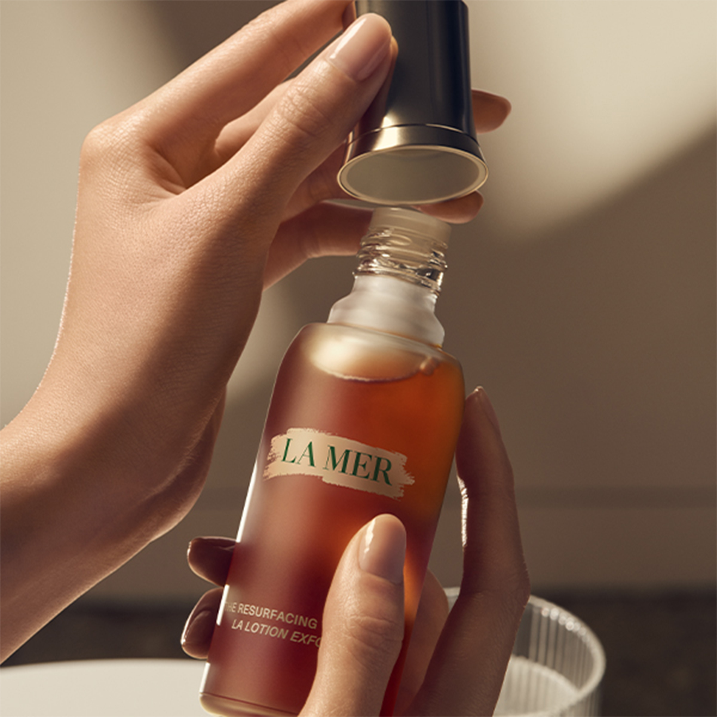 La Mer The Resurfacing Treatment | Space NK