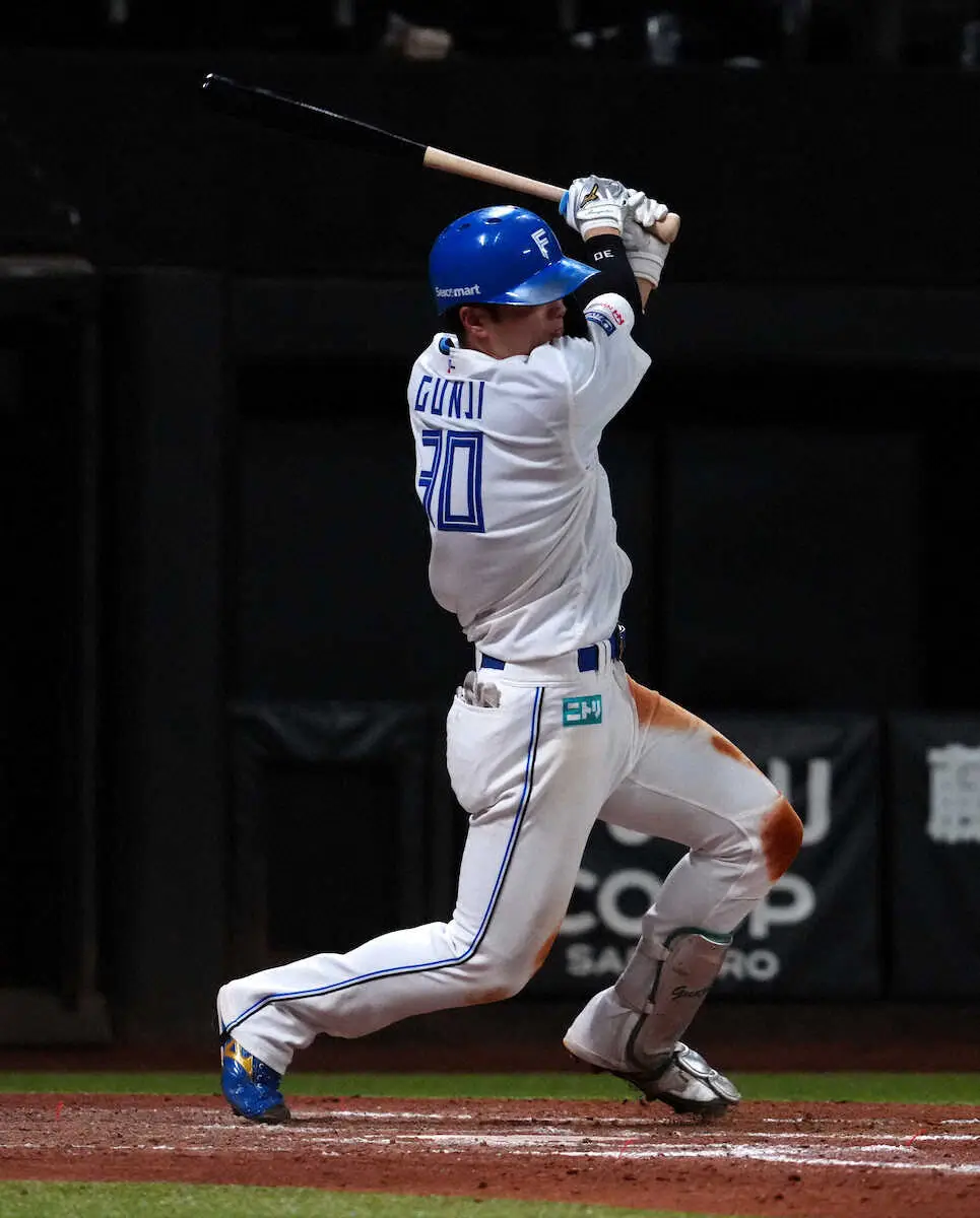 日本ハム郡司が3安打で打率・306まで上昇！首位ソフトと2・5差も「何か