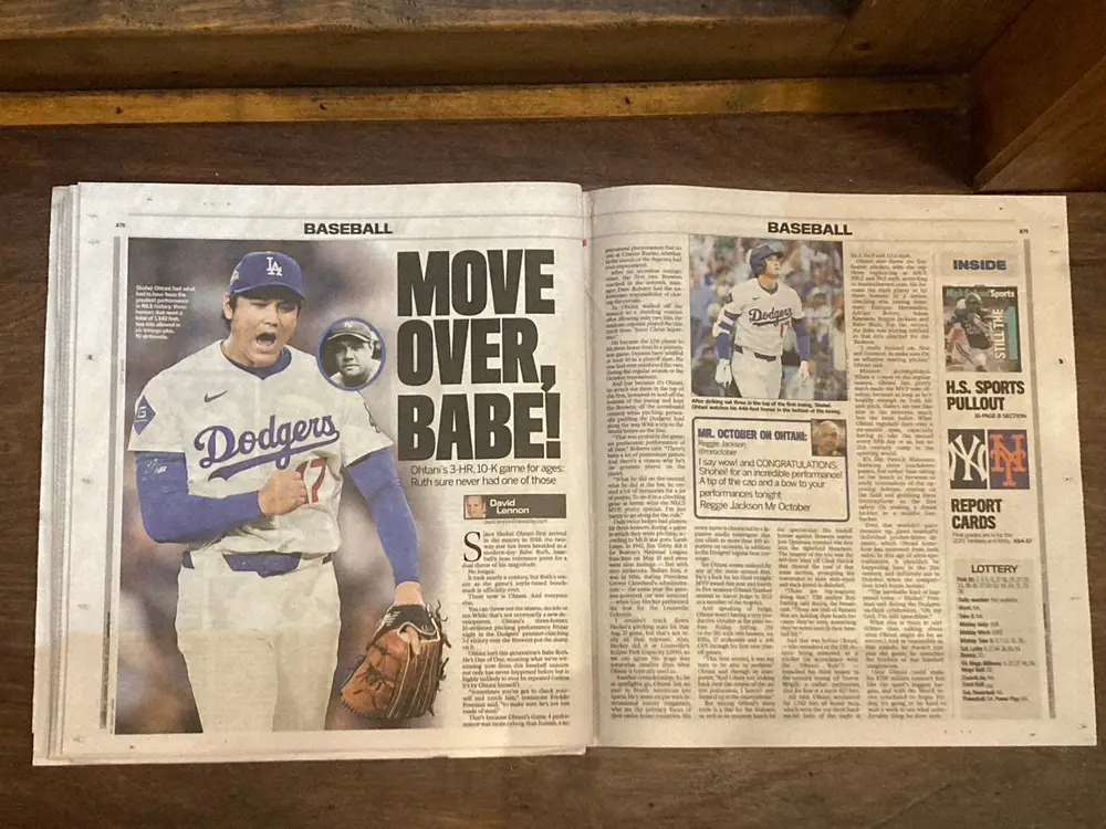 ニューズデー紙は中面でも大谷翔平を大特集（撮影・杉浦 大介通信員