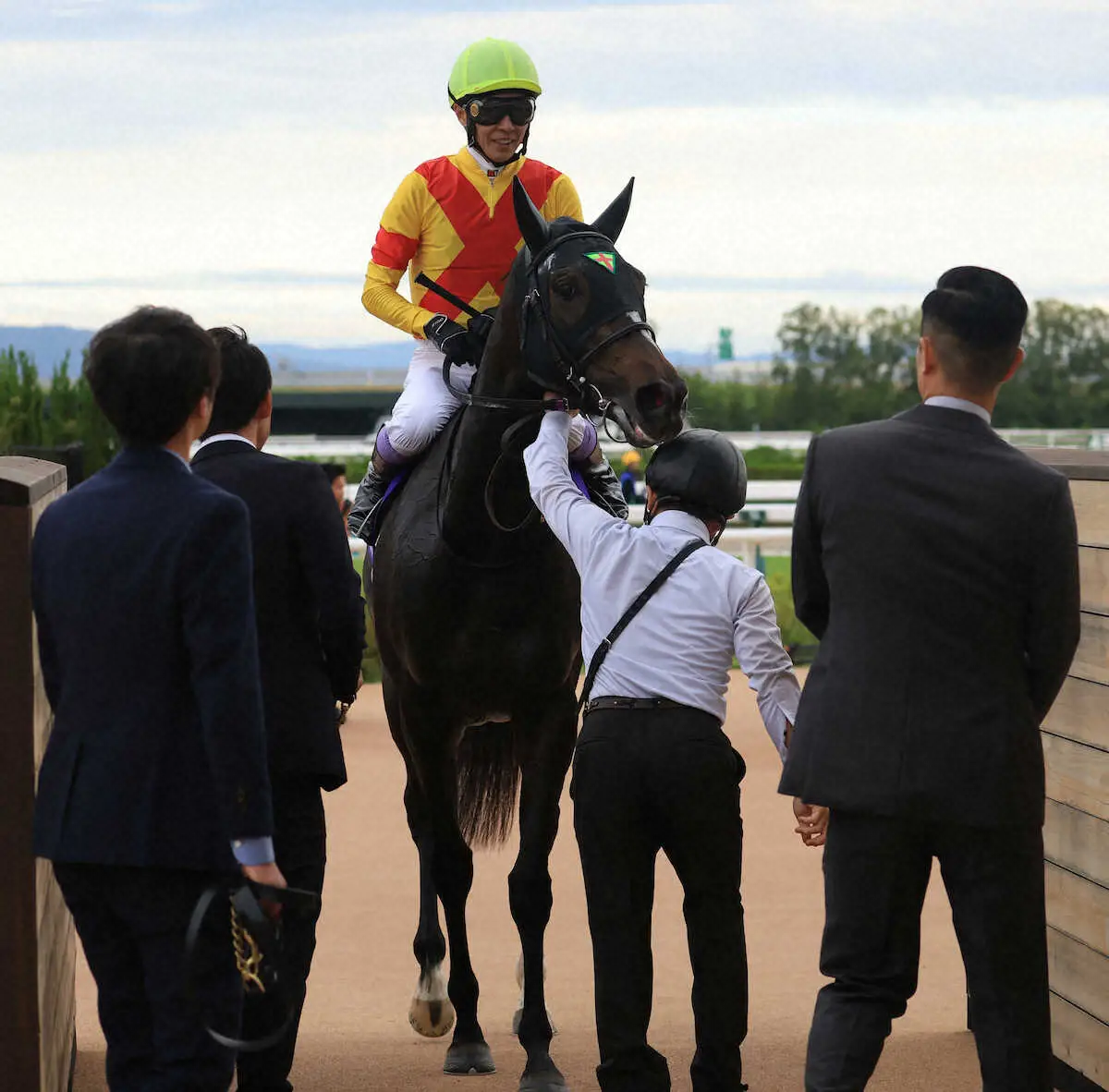 京都11R・秋華賞＞2着と好走したエリカエクスプレスと武豊騎手（撮影