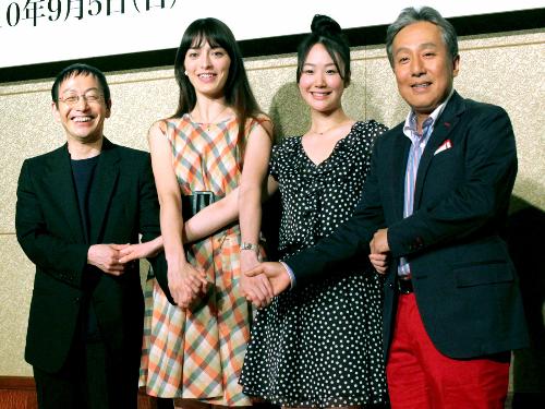 記事全文】勘三郎＆野田秀樹“夫婦”の2人娘をお披露目 - スポニチ