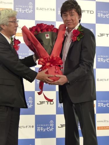 ヒデキ還暦！西城秀樹、バースデー前にヤングマン熱唱 - スポニチ