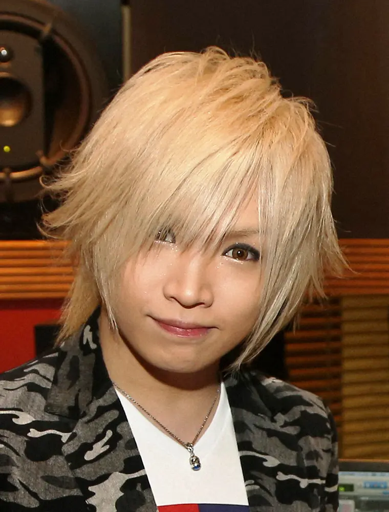 ゴールデンボンバー鬼龍院翔が結婚発表「相手は現在も過去にも芸能活動