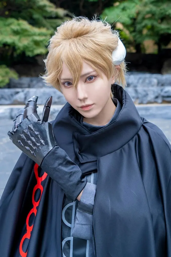 牛乳ぱん（@dele_mof）『ワールドトリガー』ヒュースのコスプレを