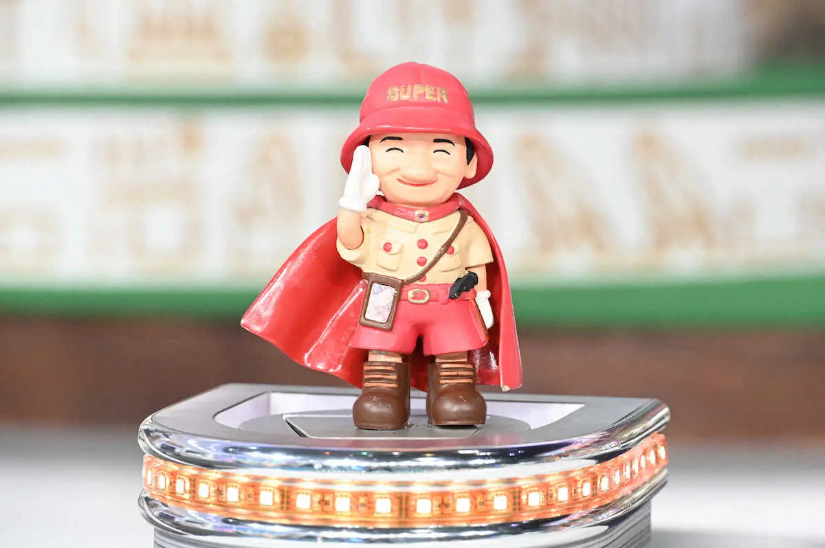 世界ふしぎ発見！」に登場する、草野仁をモデルにしたスーパーヒトシ君