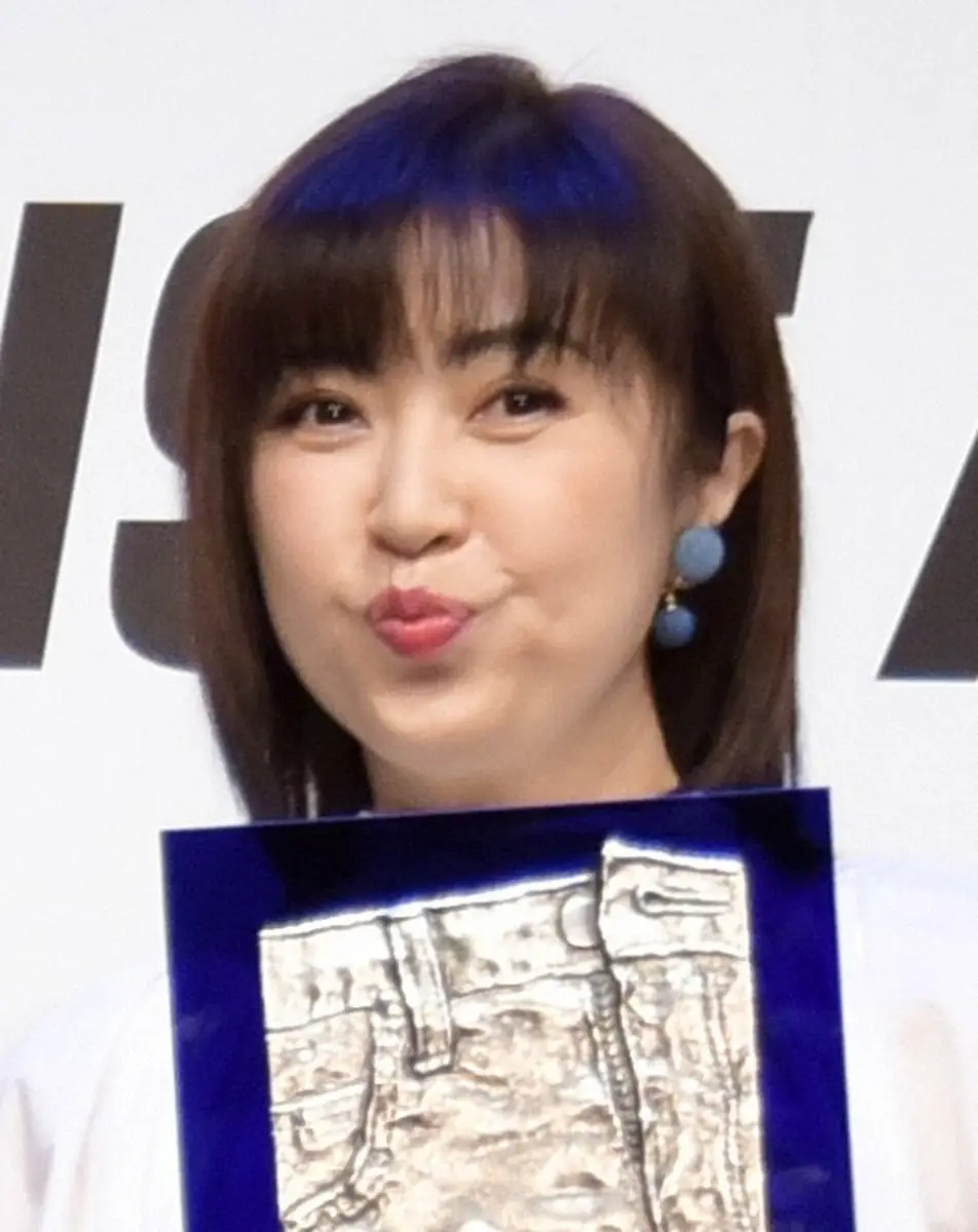 林原めぐみ 偽造サインに注意喚起「お手を伸ばしませぬように」 本物を