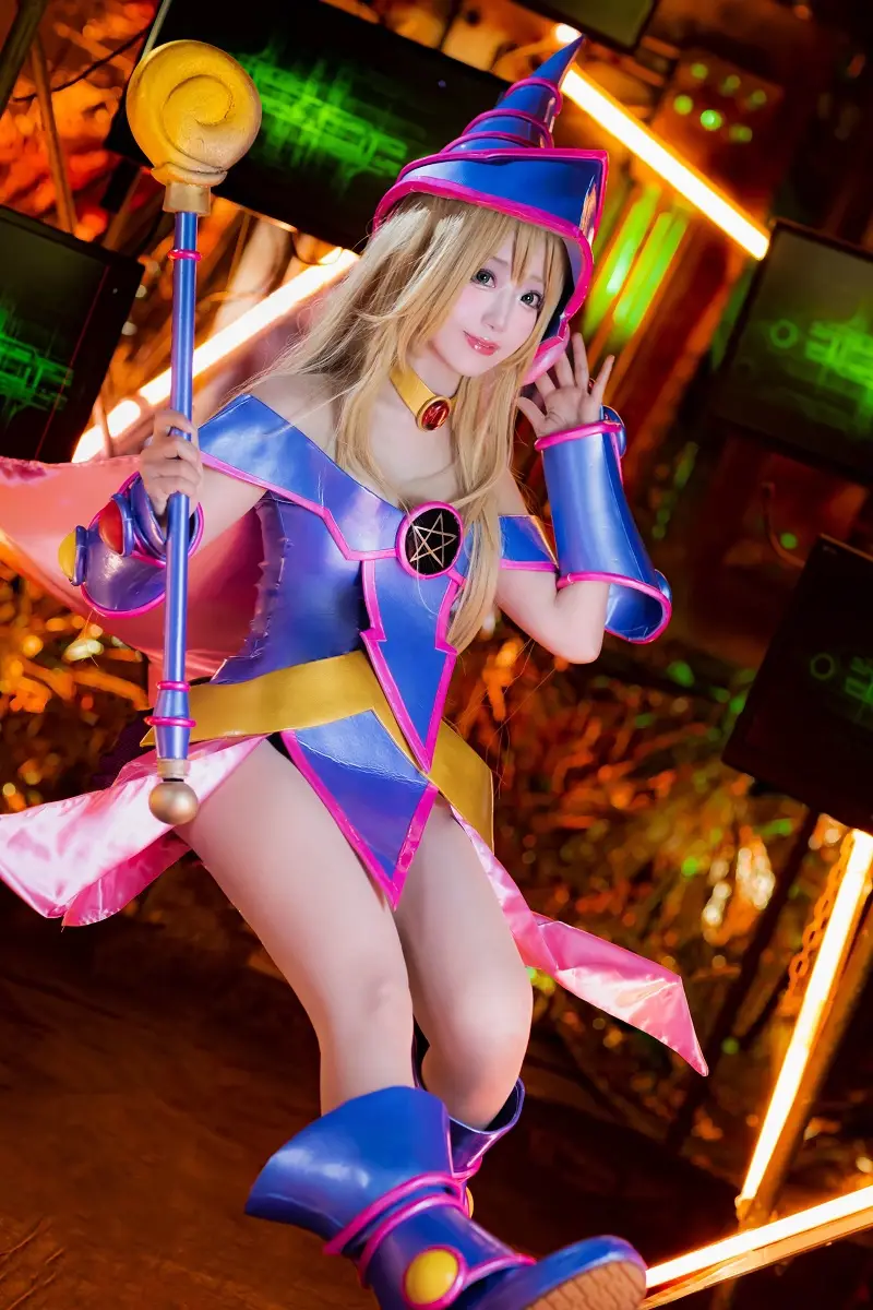 記事全文】【コスプレ図鑑】魅惑の〝黒魔法少女〟!!まあ『遊戯王