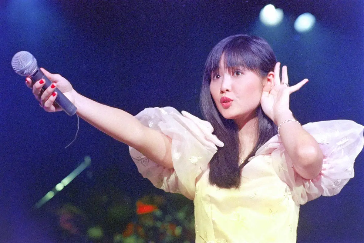 1989年、キュートな衣装でコンサートに登場した飯島真理 - スポニチ