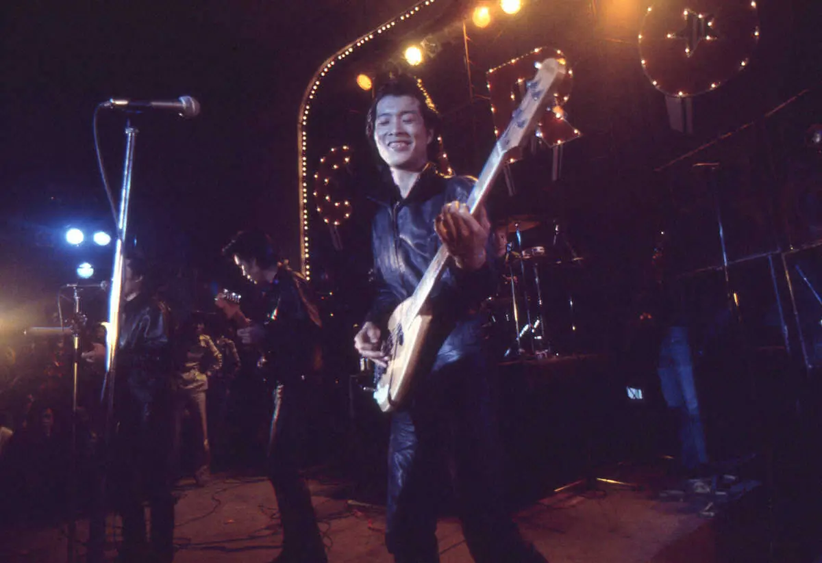 矢沢永吉 伝説の革ジャンと50年ぶり“奇跡の再会”「これを着ていろんな