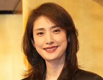 1978年、「第29回紅白歌合戦」のトリに決定した山口百恵（左）と沢田